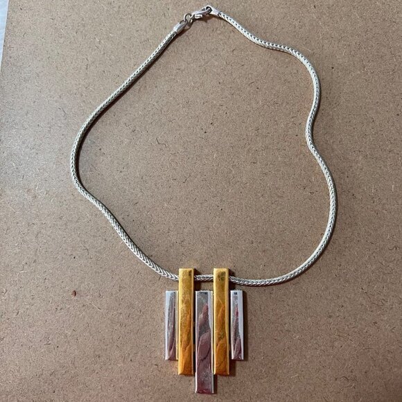 VINTAGE AVON Pendant Necklace 17 in Silver Tone / Gold Tone - Picture 3 of 7